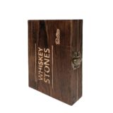 houten doos met whiskeystenen